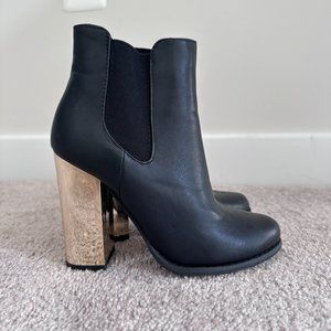 Women Black Ankle Booties w/ Gold Heel (Size 6)